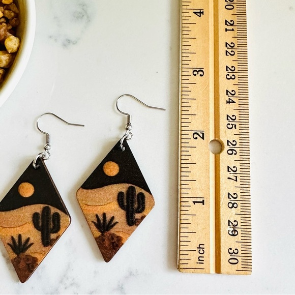 2/$30🌵 Wood Cactus Mountains Desert Plant Earrings Diamond Drop Boho Jewelry - Picture 6 of 8
